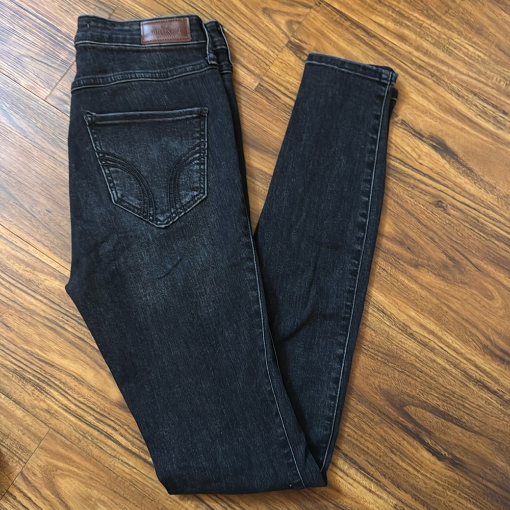 Hollister ultra high-rise, super skinny, black, distressed jeans size 3L